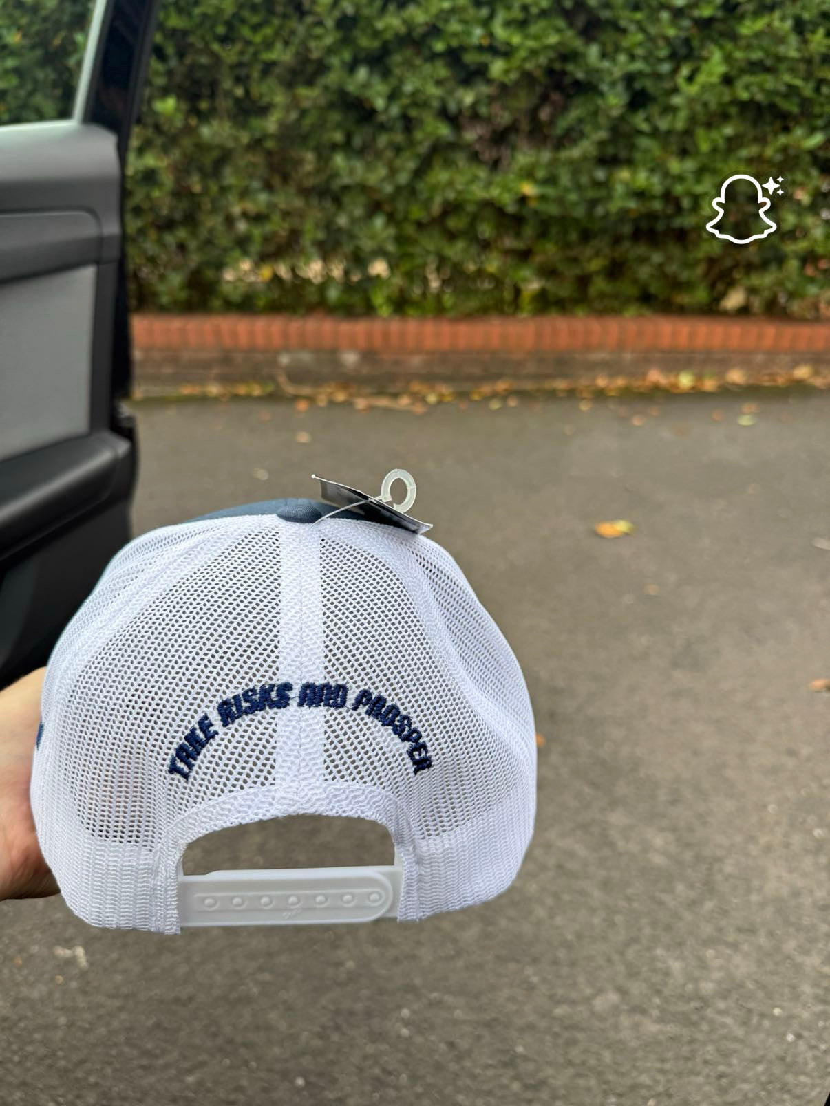 REVALT NAVY AND WHITE CAP