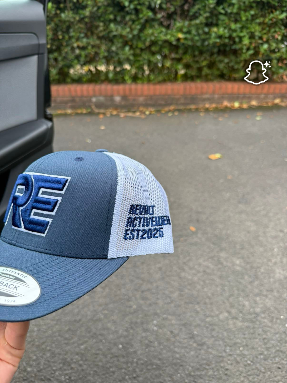 REVALT NAVY AND WHITE CAP