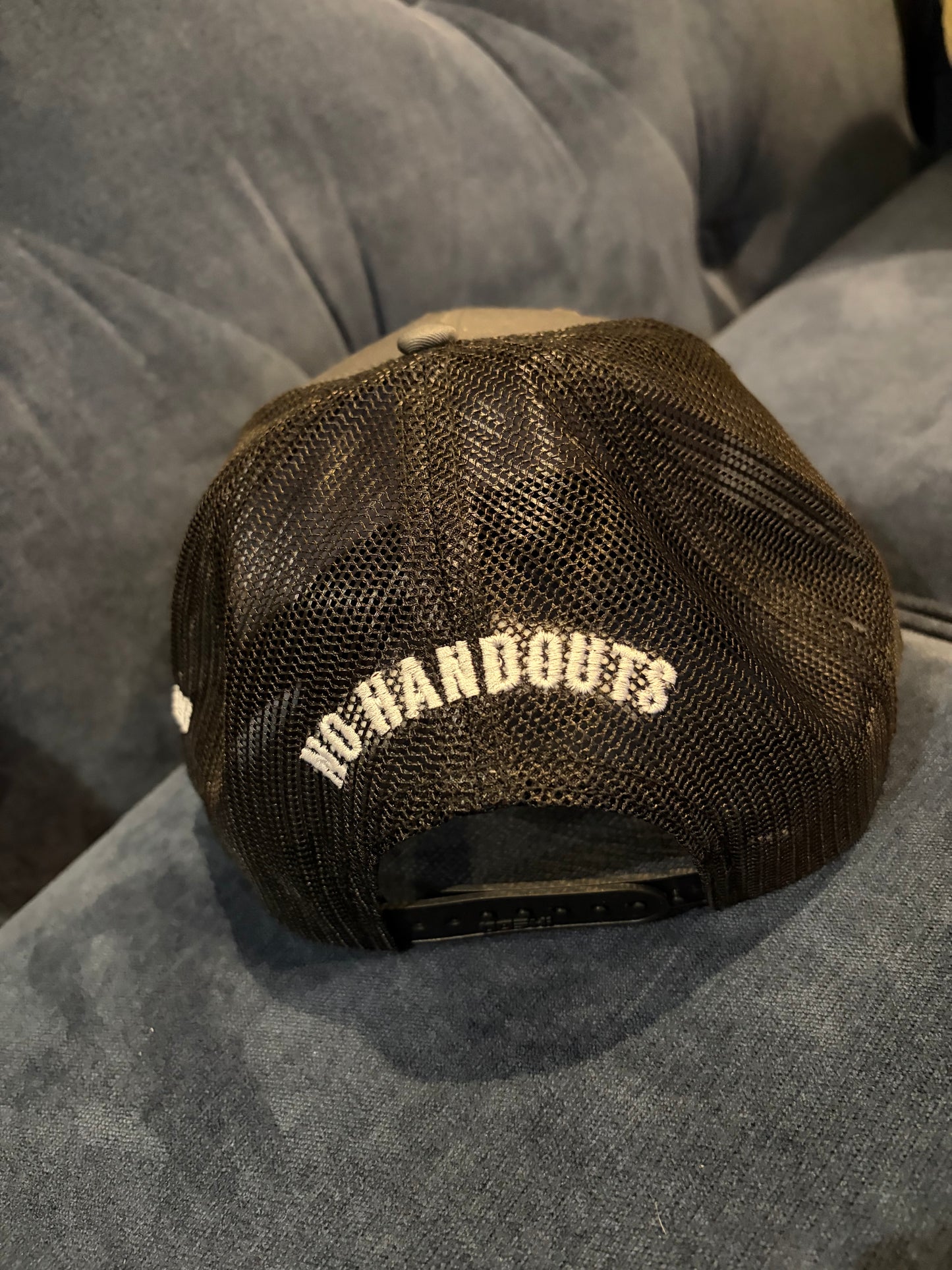 Shadow grey Revalt ‘NO HANDOUTS’ cap