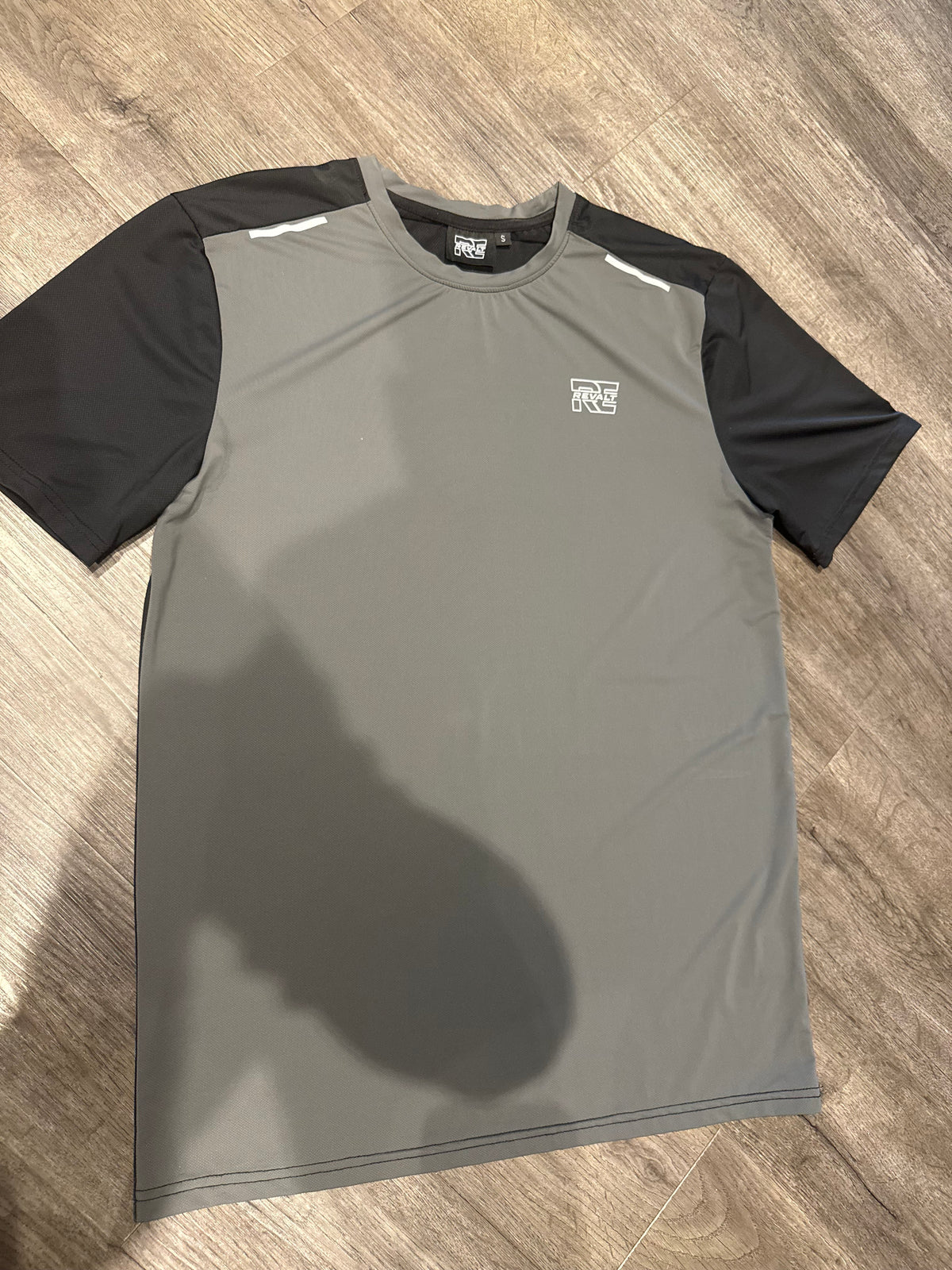REVALT black and charcoal gym  set