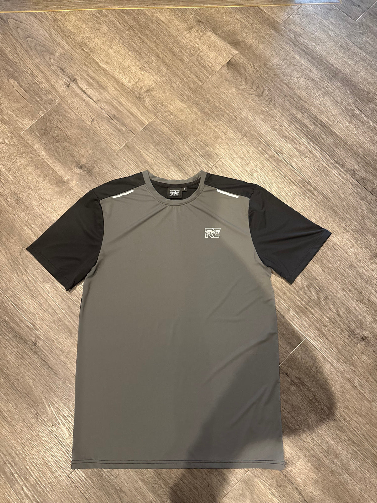 REVALT black and charcoal gym  set