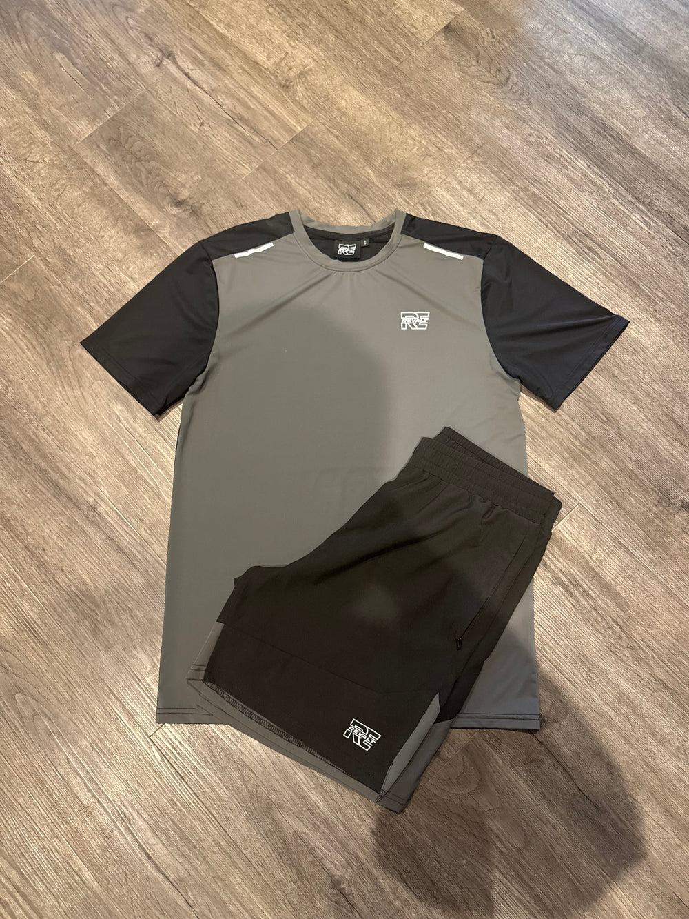REVALT black and charcoal gym  set